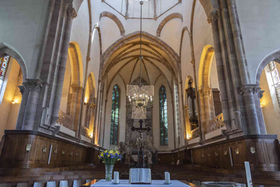 Francia - Alsacia 127- Estrasburgo - iglesia protestante de Saint-Thomas.jpg